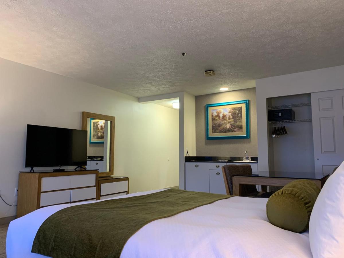 สปลิต ร็อก รีสอร์ต Hotel เลคฮาร์โมนี ภายนอก รูปภาพ