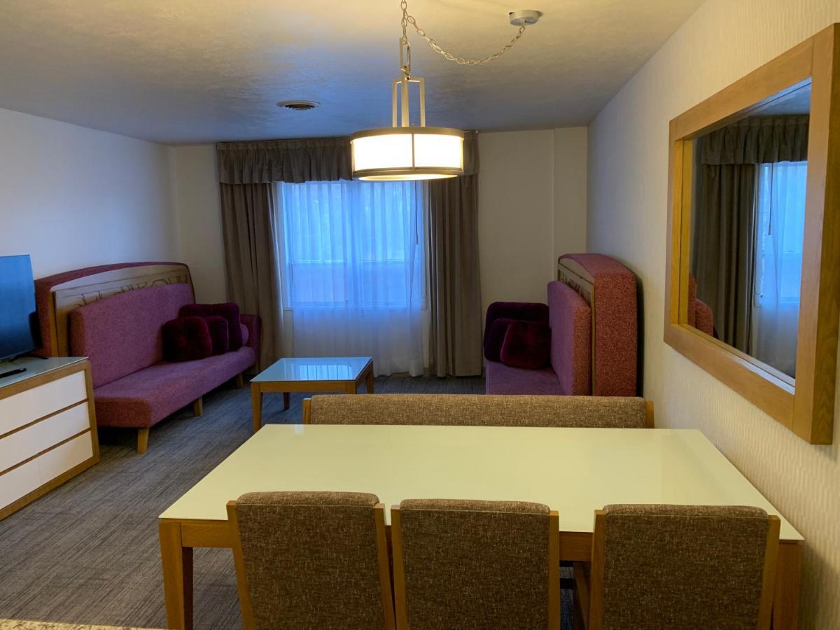 สปลิต ร็อก รีสอร์ต Hotel เลคฮาร์โมนี ภายนอก รูปภาพ