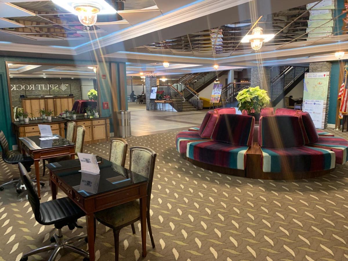สปลิต ร็อก รีสอร์ต Hotel เลคฮาร์โมนี ภายนอก รูปภาพ