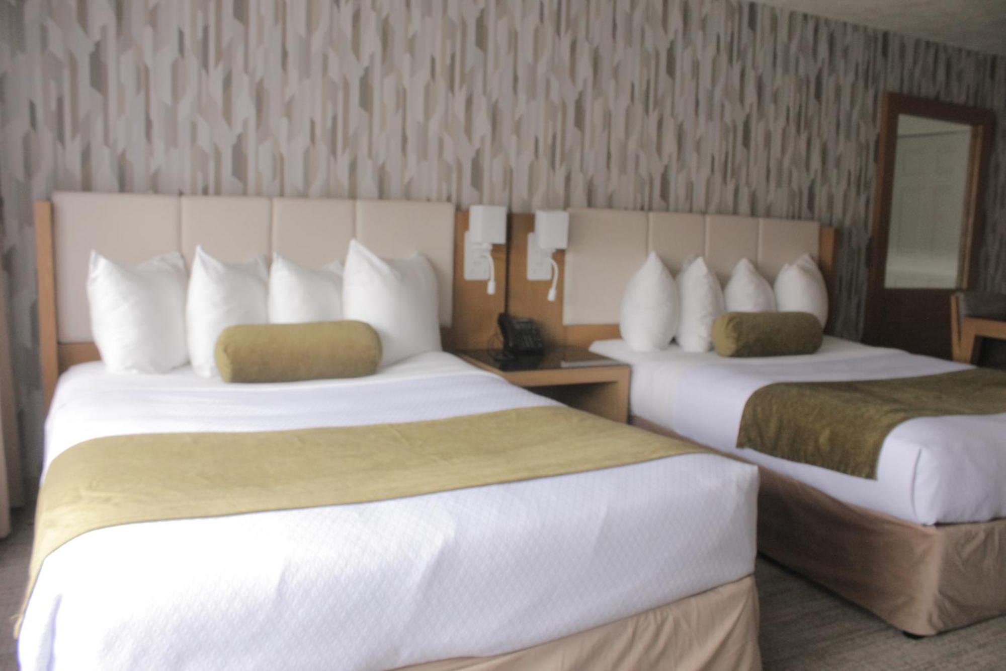 สปลิต ร็อก รีสอร์ต Hotel เลคฮาร์โมนี ภายนอก รูปภาพ