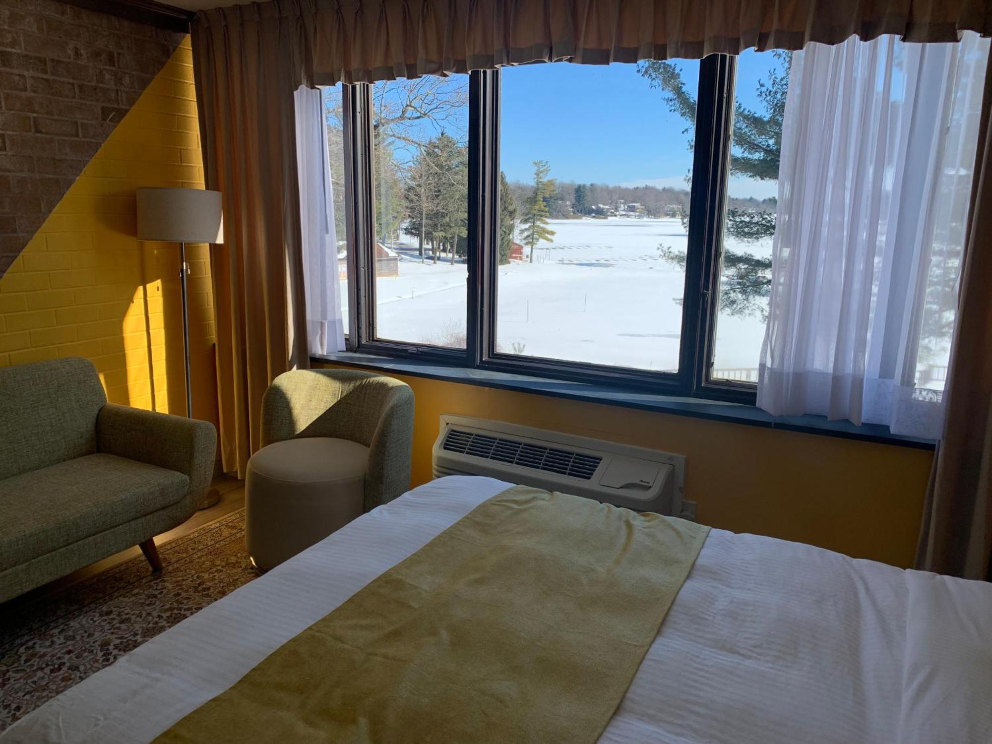 สปลิต ร็อก รีสอร์ต Hotel เลคฮาร์โมนี ภายนอก รูปภาพ