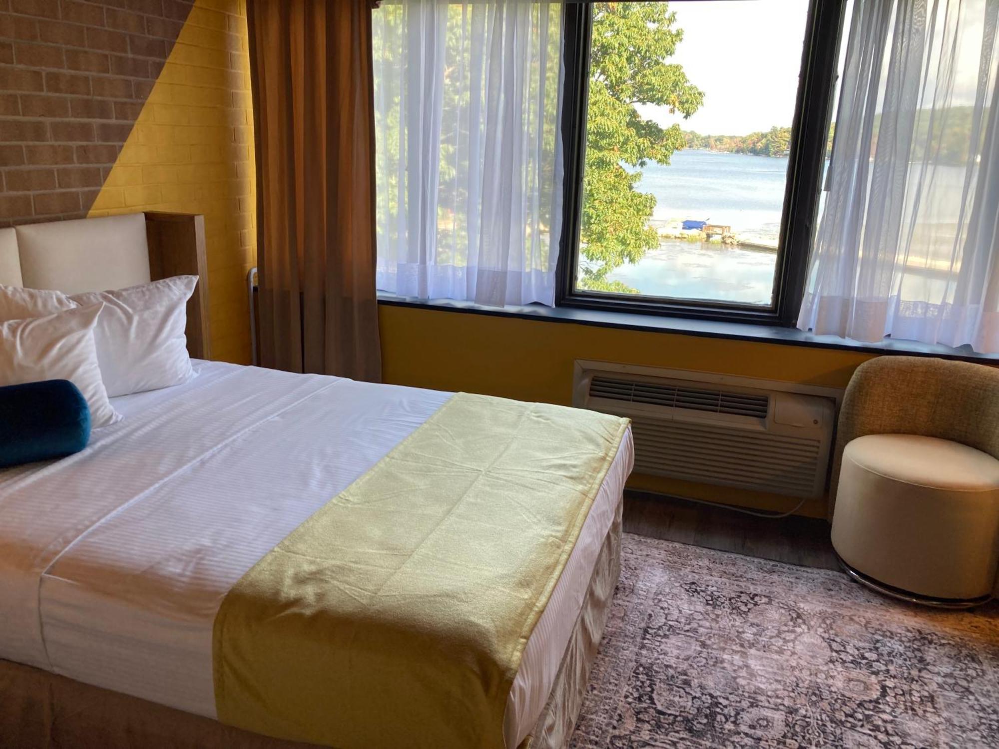 สปลิต ร็อก รีสอร์ต Hotel เลคฮาร์โมนี ภายนอก รูปภาพ