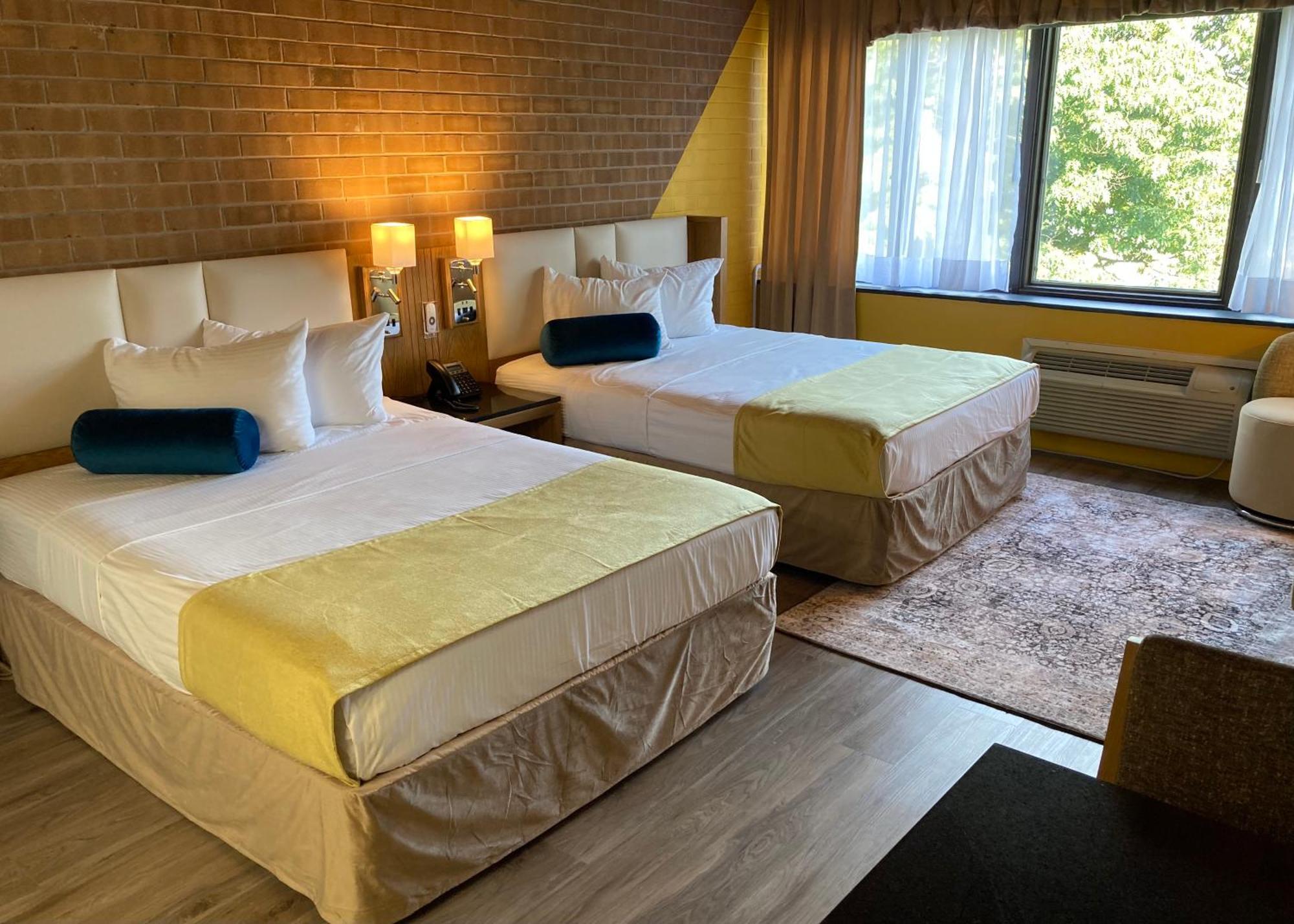 สปลิต ร็อก รีสอร์ต Hotel เลคฮาร์โมนี ภายนอก รูปภาพ